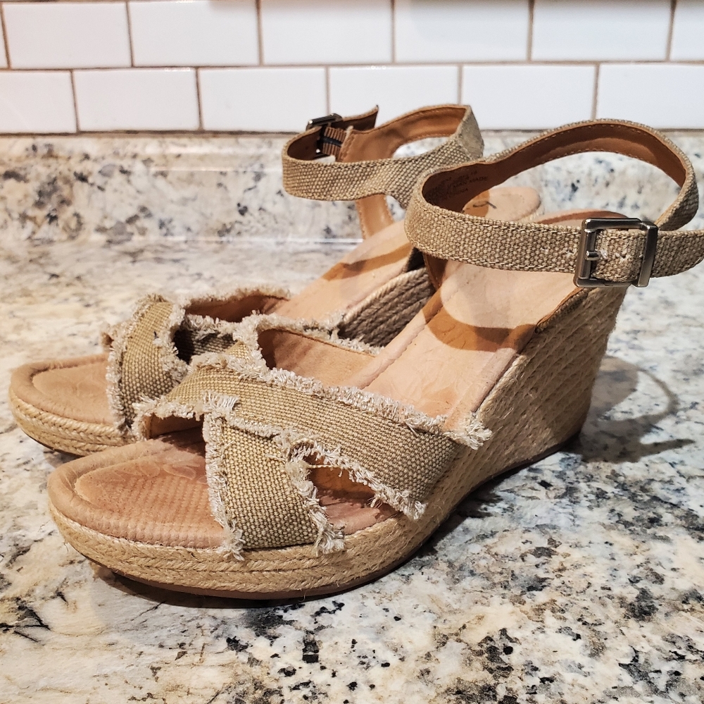B.o.c. Mint espadrille wedge sandals
